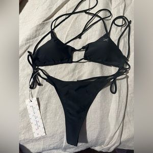 Boutine LA black bikini